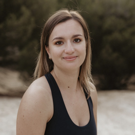 Portrait de Sandy Alcouffe, kinésithérapeute et formatrice