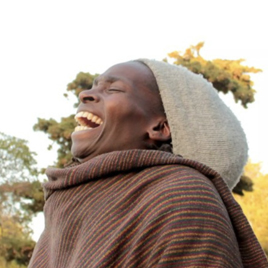 Portrait de Sylvaine Anani, Kinésithérapeute et accompagnante en écologie humaine et environnementale